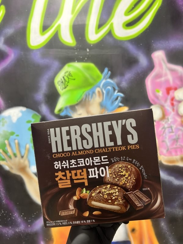 Hershey’s Choco Almond Chaltteok Pies 220g (Korea)