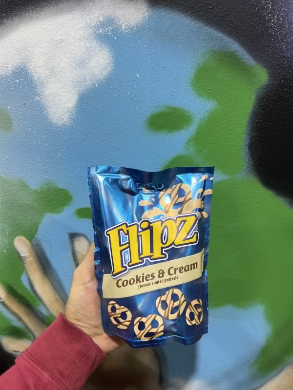 Flipz Cookies & Cream 90g (UK)